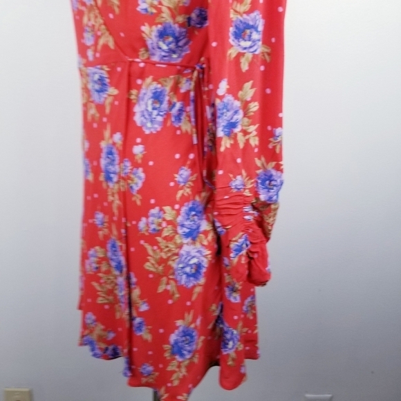 Zara Red Floral Wrap Dress NWT, size XS - Picture 11 of 15